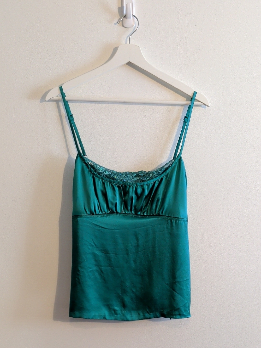 TOMMY HILFIGER y2k silk tank - size large